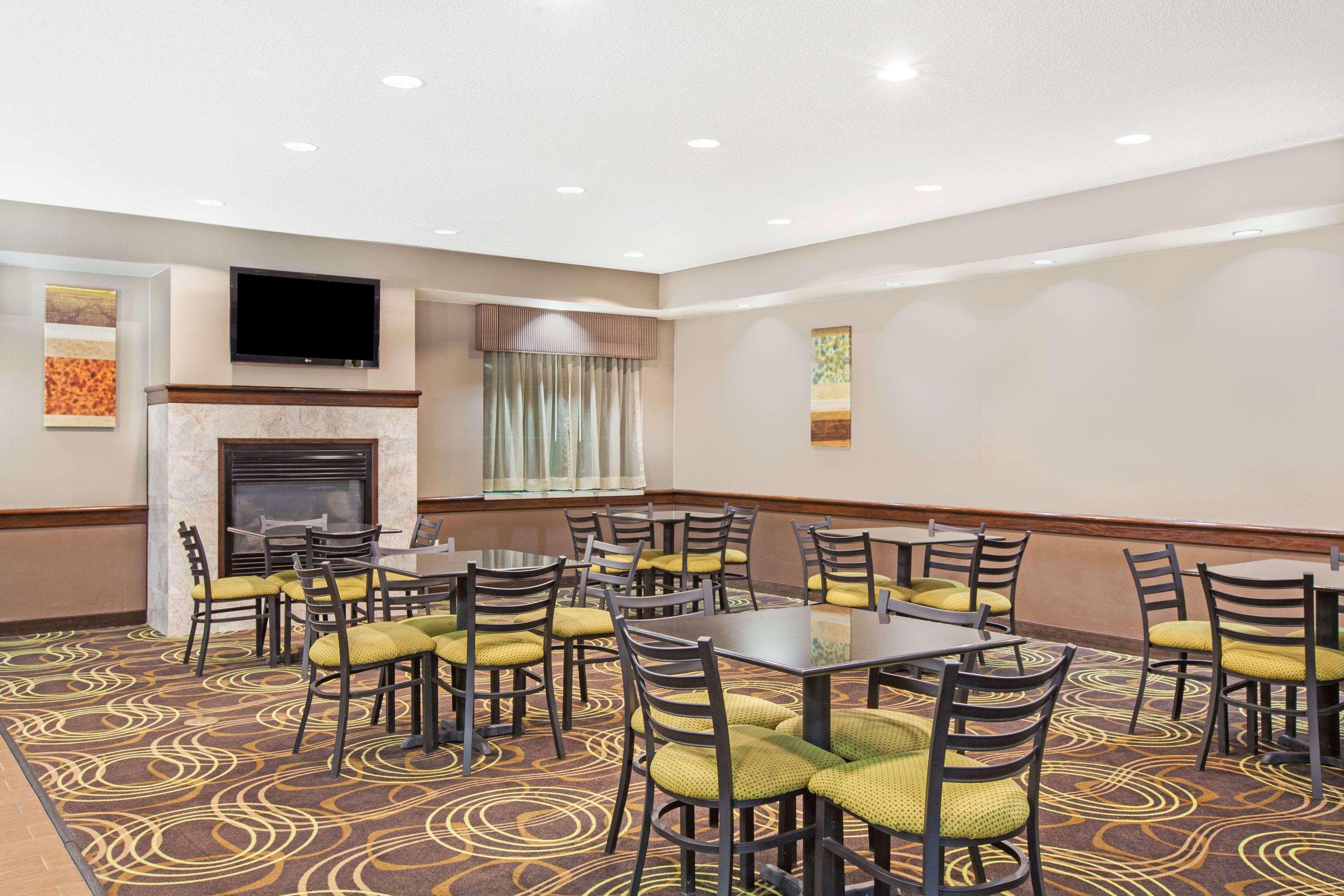 Days Inn By Wyndham Brewerton/ Syracuse Near Oneida Lake Екстер'єр фото