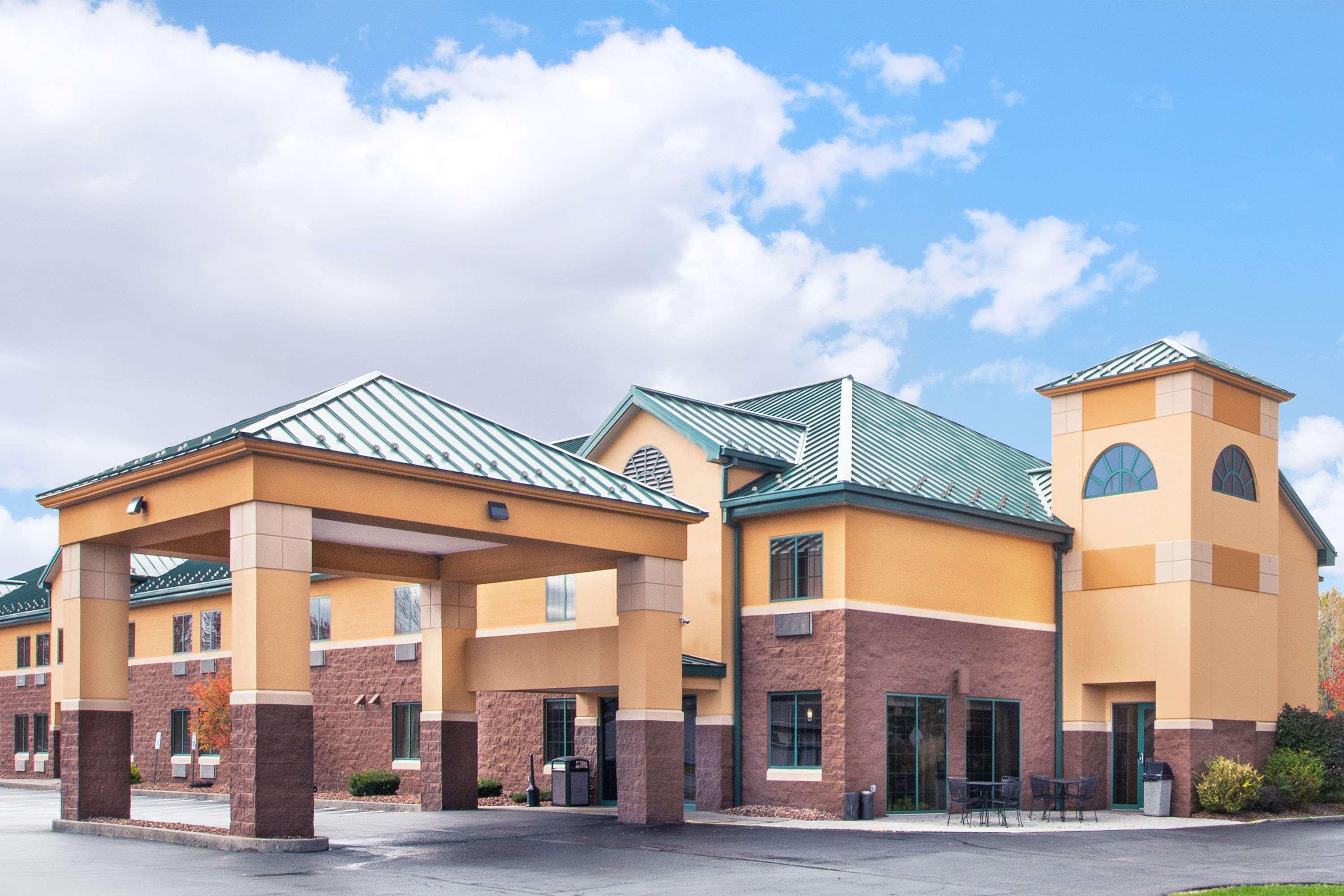 Days Inn By Wyndham Brewerton/ Syracuse Near Oneida Lake Екстер'єр фото