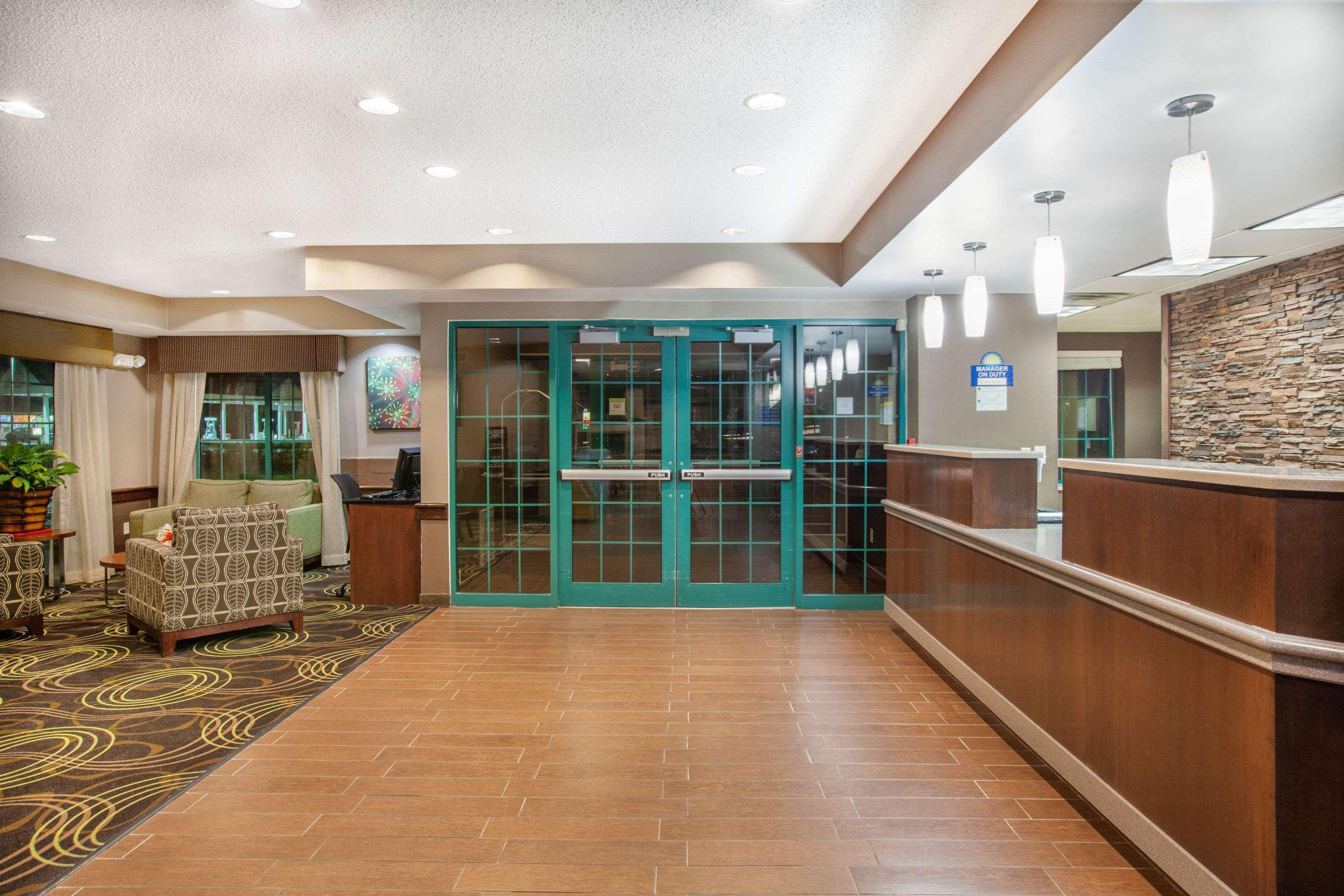 Days Inn By Wyndham Brewerton/ Syracuse Near Oneida Lake Екстер'єр фото